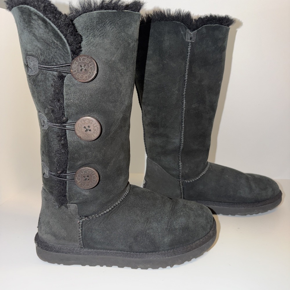 UGG Bailey Button Triplet II Women's Boot, Size 7 - Black (1016227)